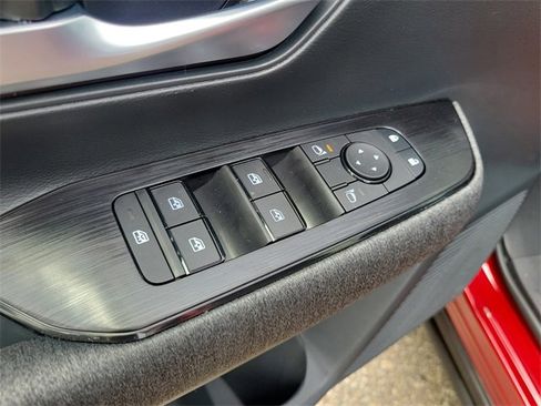 New 2025 Nissan Kicks SV image 16