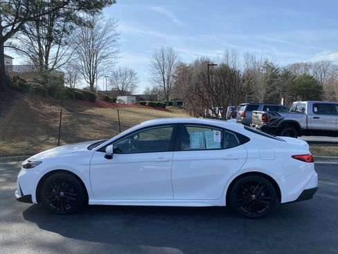 Certified 2025 Toyota Camry SE image 7