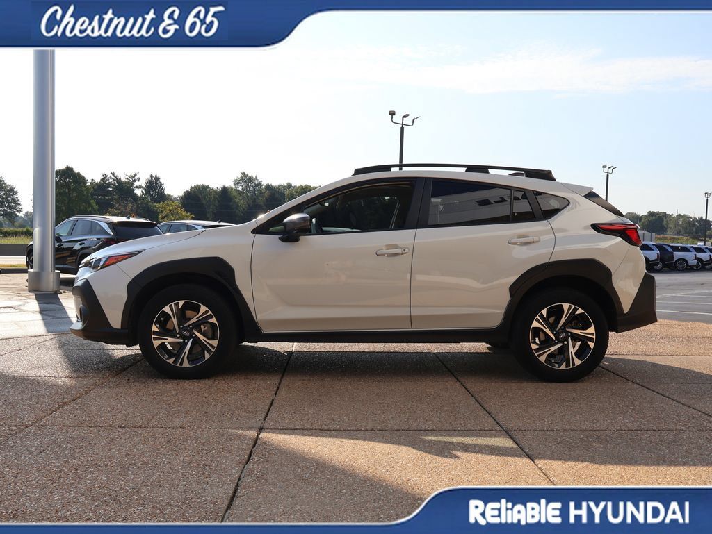 Used 2024 Subaru Crosstrek 2.0i Premium AWD/4WD image 3