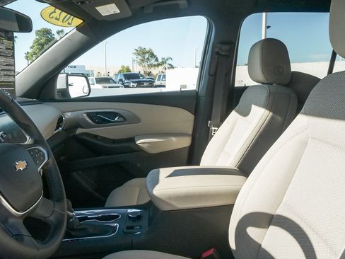 Used 2023 Chevrolet Traverse LT w/ LPO, Cargo Package image 18
