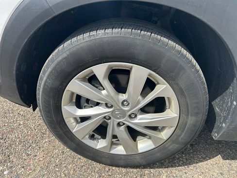 Used 2019 Hyundai Tucson Value AWD/4WD image 9