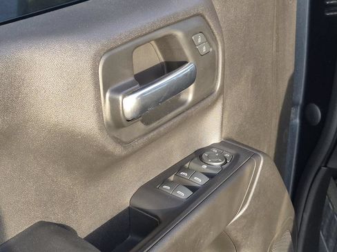 Used 2019 Chevrolet Silverado 1500 Custom Trail Boss w/ Custom Convenience Package AWD/4WD image 18