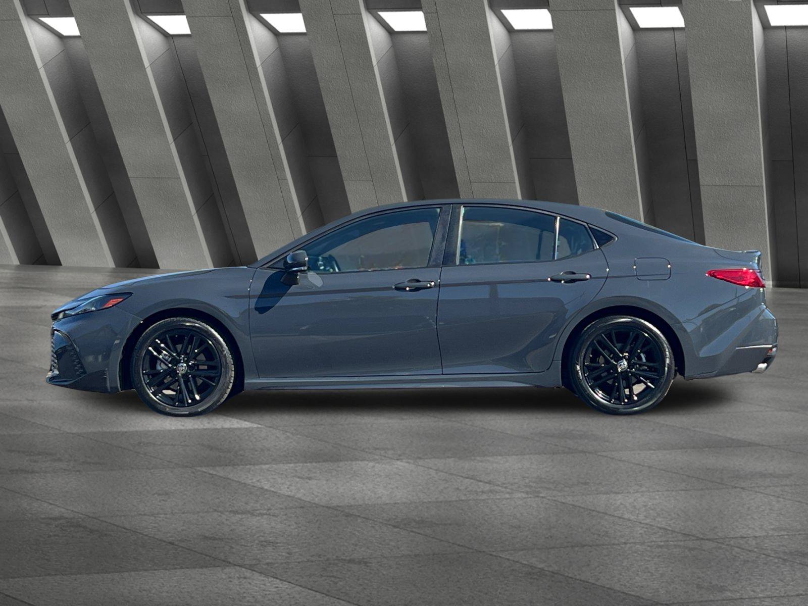 Used 2025 Toyota Camry SE FWD image 7