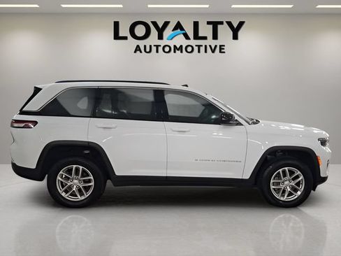 Used 2025 Jeep Grand Cherokee Laredo X w/ Trailer Tow Package AWD/4WD image 6