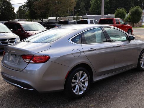 Used 2015 Chrysler 200 Limited w/ Convenience Group FWD image 8