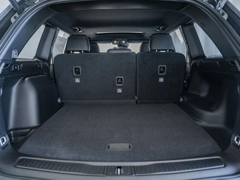 New 2025 Jeep Grand Cherokee Altitude image 9