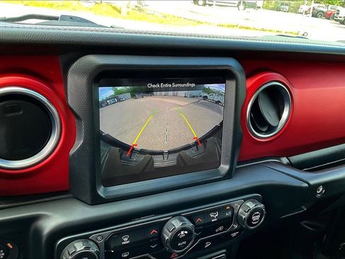 Used 2019 Jeep Wrangler Unlimited Rubicon AWD/4WD image 16