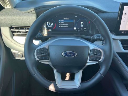 Used 2026 Ford Explorer Active AWD/4WD image 16