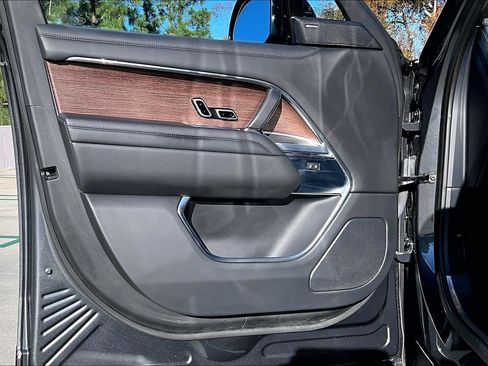 Used 2023 Land Rover Range Rover SE image 27