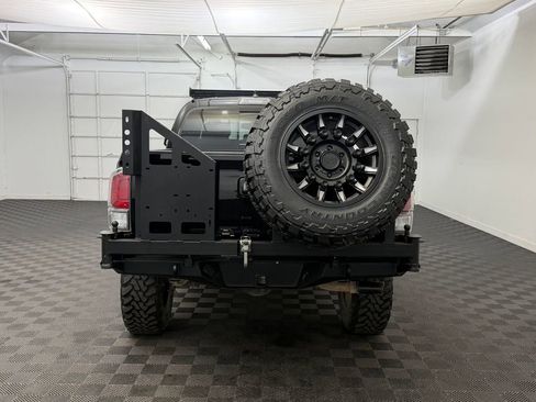 Used 2023 Toyota Tacoma TRD Off-Road w/ Technology Package AWD/4WD image 9