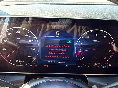 Used 2025 Mercedes-Benz GLC 300 image 27
