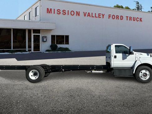 New 2027 Ford F650 2WD Regular Cab Super Duty image 3