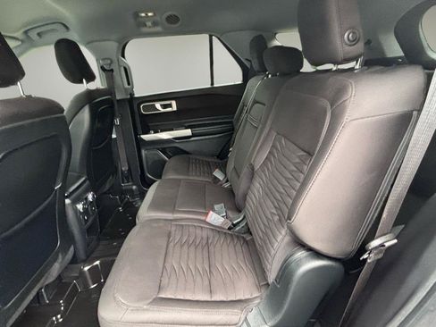 Used 2020 Ford Explorer XLT w/ Comfort Package AWD/4WD image 16