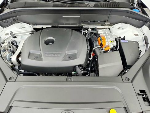 New 2025 Volvo XC90 T8 Plus w/ Protection Package Premier image 20