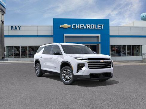 New 2026 Chevrolet Traverse LT w/ LPO, Floor Liner Package FWD image 1