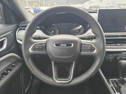 Used 2023 Jeep Compass Sport image 11