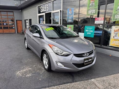 Used 2013 Hyundai Elantra GLS w/ Preferred Pkg image 2