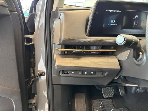 Certified 2025 Nissan Ariya AWD image 17