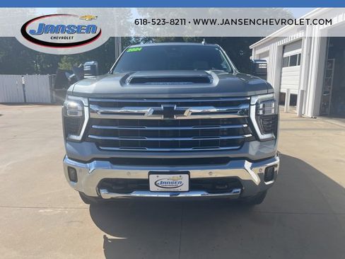 Used 2024 Chevrolet Silverado 2500 LTZ w/ LTZ Premium Package image 2