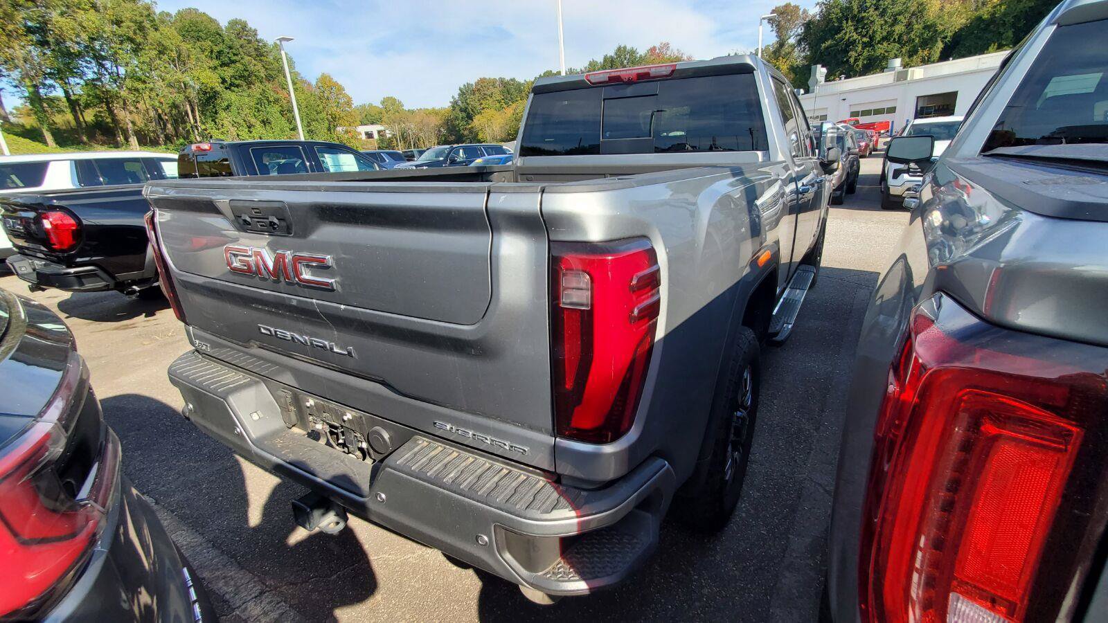 Used 2025 GMC Sierra 2500 Denali w/ Denali Reserve Package AWD/4WD image 9