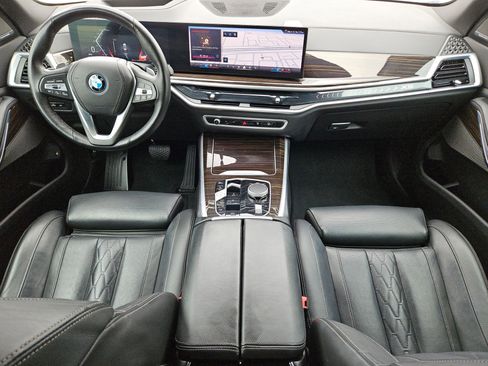 Used 2025 BMW X5 xDrive50e AWD/4WD image 16