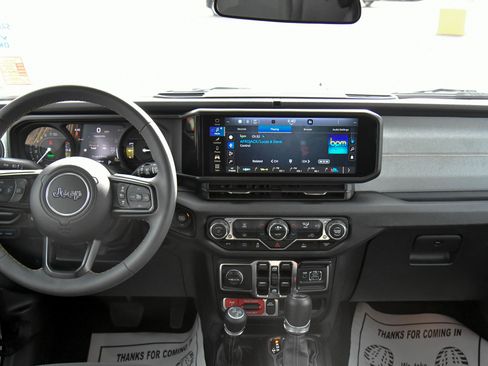 Used 2024 Jeep Wrangler Willys image 39