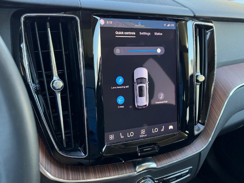 Certified 2024 Volvo XC60 T8 Plus w/ Protection Package Premier AWD/4WD image 18