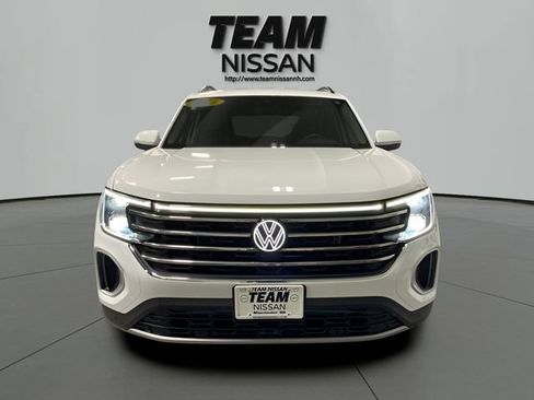 Used 2025 Volkswagen Atlas SE AWD/4WD image 2
