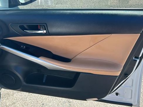 Used 2016 Lexus IS 200t RWD image 10