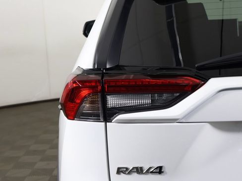 Used 2025 Toyota RAV4 LE AWD/4WD image 12