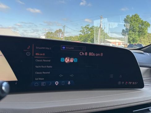 Used 2025 Cadillac XT4 Premium Luxury FWD image 18