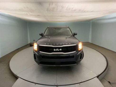 Used 2022 Kia Telluride EX w/ EX Premium Package FWD image 5