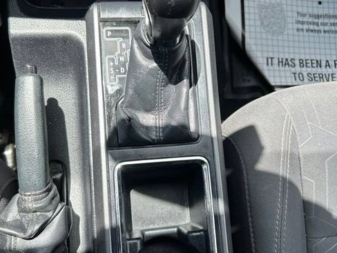 Used 2017 Toyota Tacoma TRD Off-Road AWD/4WD image 29