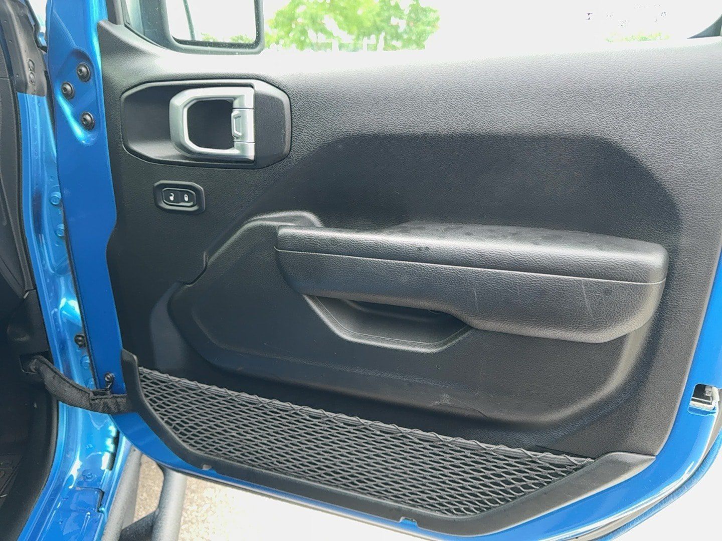 Used 2022 Jeep Wrangler Sport AWD/4WD image 18