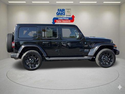 Certified 2025 Jeep Wrangler Unlimited Sahara AWD/4WD image 7