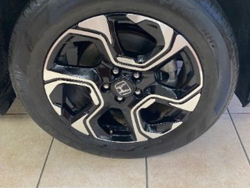 Used 2018 Honda CR-V Touring image 29