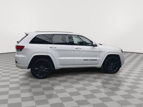 Used 2019 Jeep Grand Cherokee Altitude AWD/4WD image 40