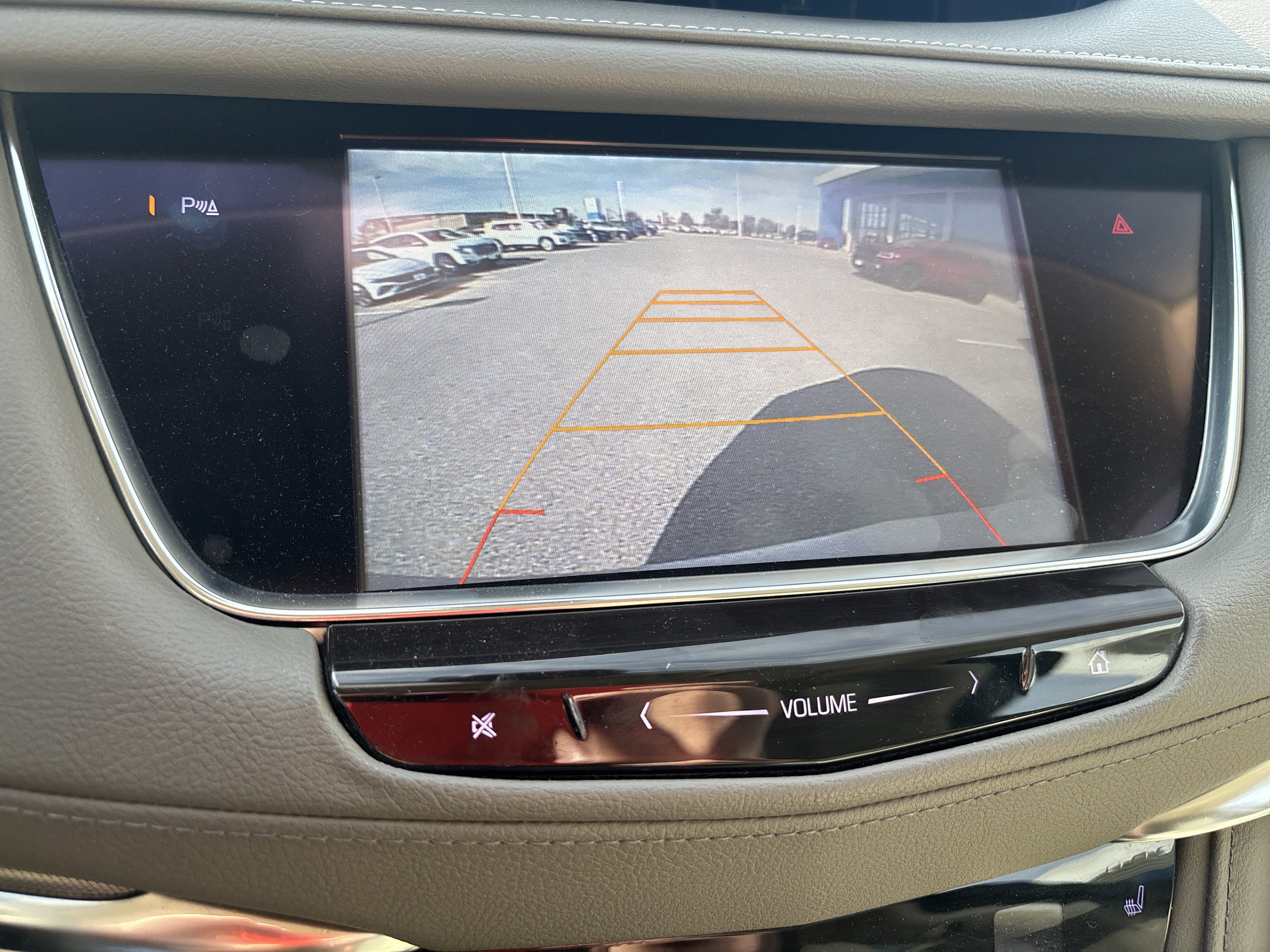 Used 2017 Cadillac XT5 Luxury w/ Driver Awareness Package AWD/4WD image 18