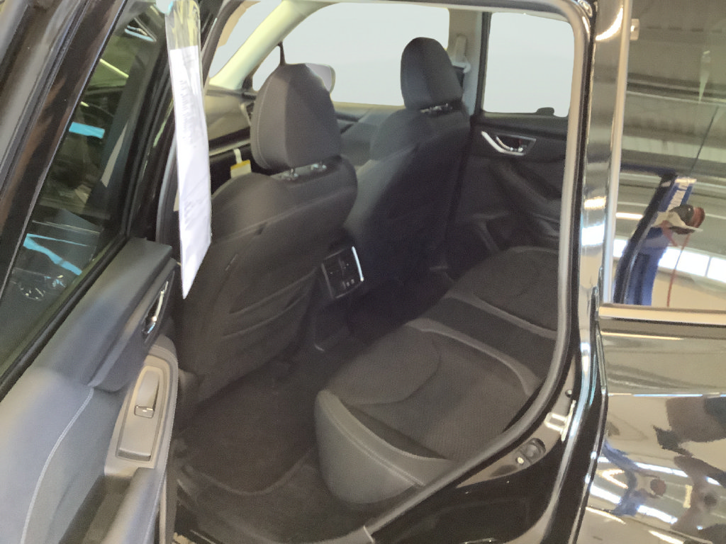 Certified 2023 Subaru Forester Premium AWD/4WD image 17