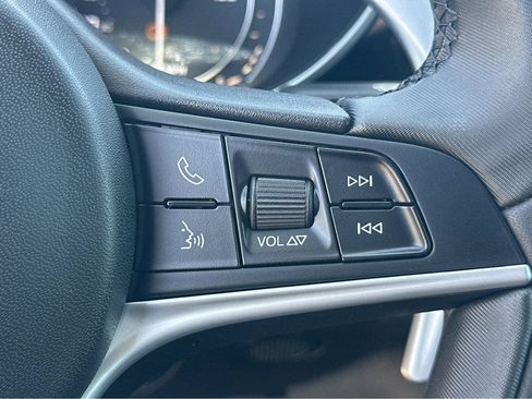 Used 2019 Alfa Romeo Giulia Ti Sport w/ Quick Order Package 22U Sport RWD image 23