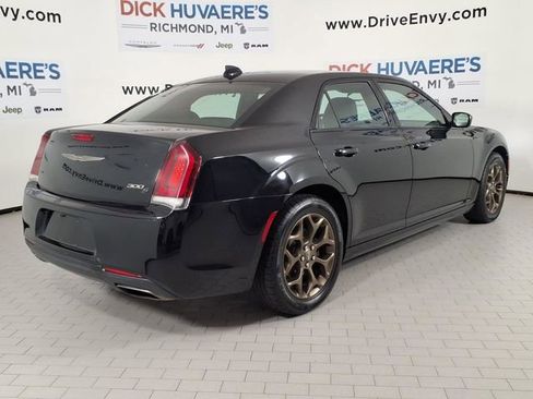 Used 2016 Chrysler 300 S AWD/4WD image 4