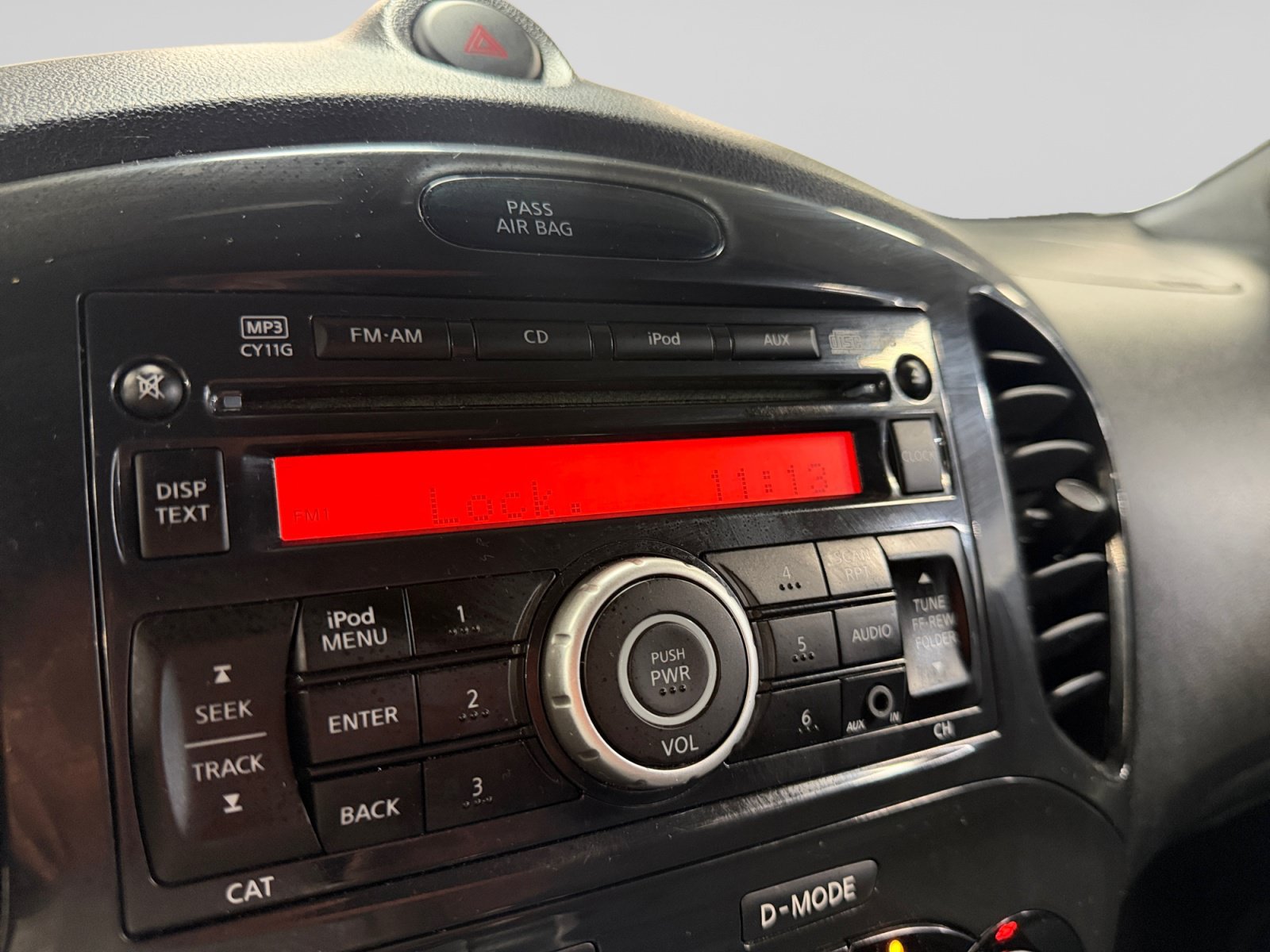 Used 2014 Nissan Juke SV AWD/4WD image 30