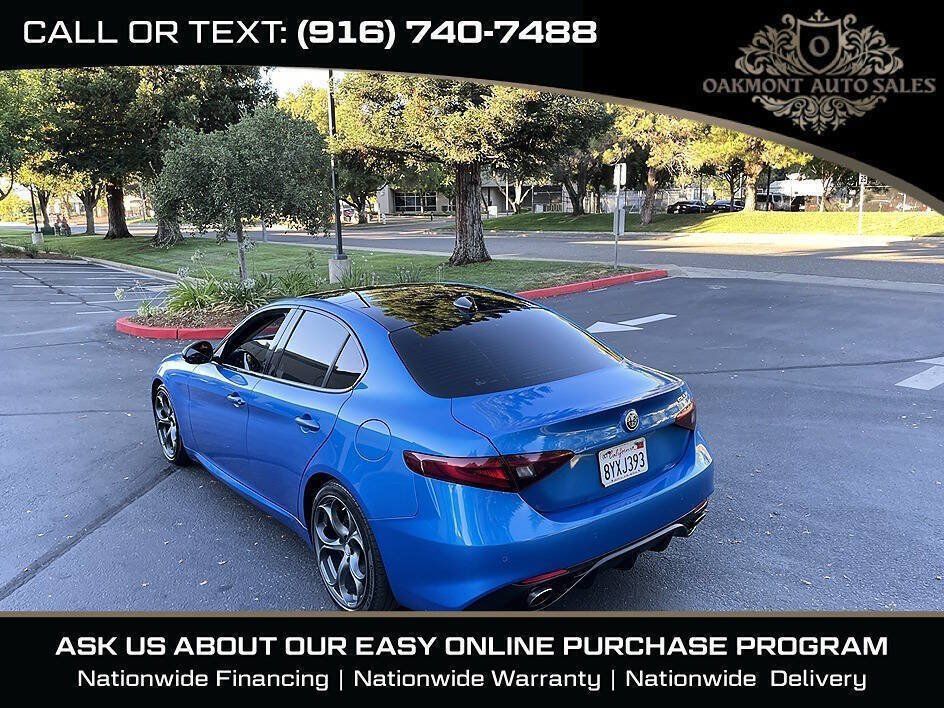 Used 2017 Alfa Romeo Giulia Ti w/ TI 19" Sport Package RWD image 7