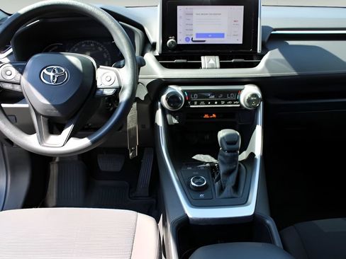 Used 2025 Toyota RAV4 LE AWD/4WD image 10
