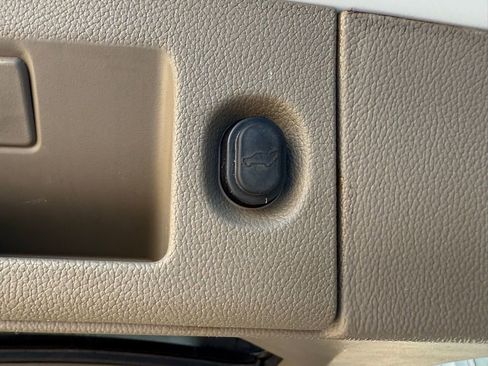 Used 2020 GMC Yukon XL SLT w/ Premium Edition image 51