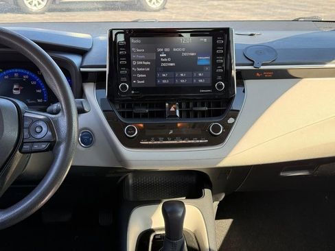 Used 2021 Toyota Corolla LE image 8