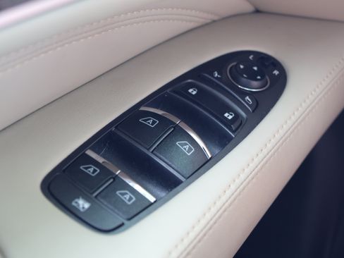 Used 2020 INFINITI QX60 Luxe w/ Essential Package FWD image 14