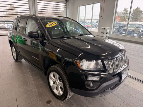 Used 2015 Jeep Compass Latitude image 1