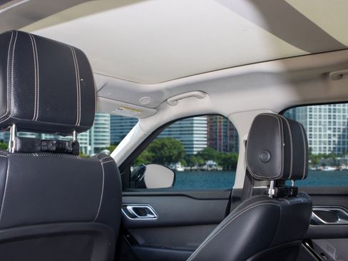 Used 2021 Land Rover Range Rover Velar S image 18