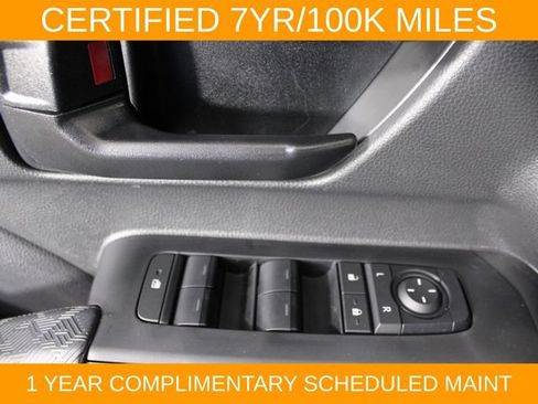 Used 2025 Toyota Tacoma SR5 AWD/4WD image 16